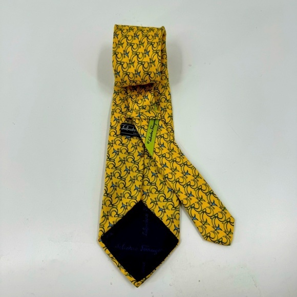 Salvatore Ferragamo 100% Silk Luxury Tie - Picture 3 of 10